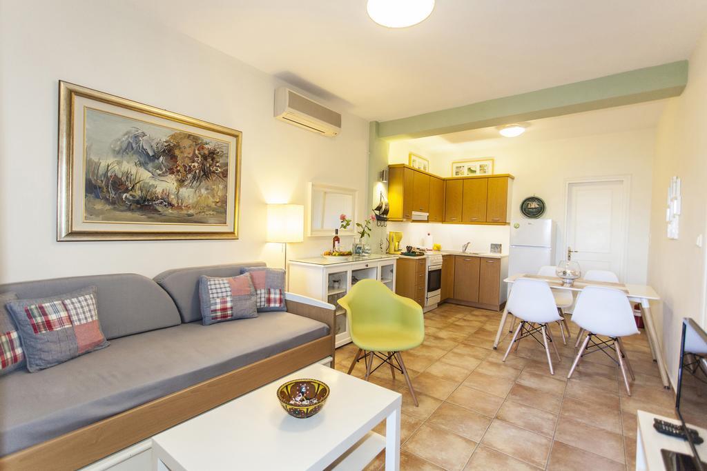 Apartment In Villa Rosebud 尼基亚娜 外观 照片