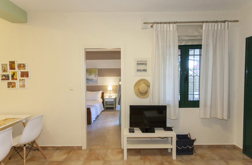 Apartment In Villa Rosebud 尼基亚娜 外观 照片