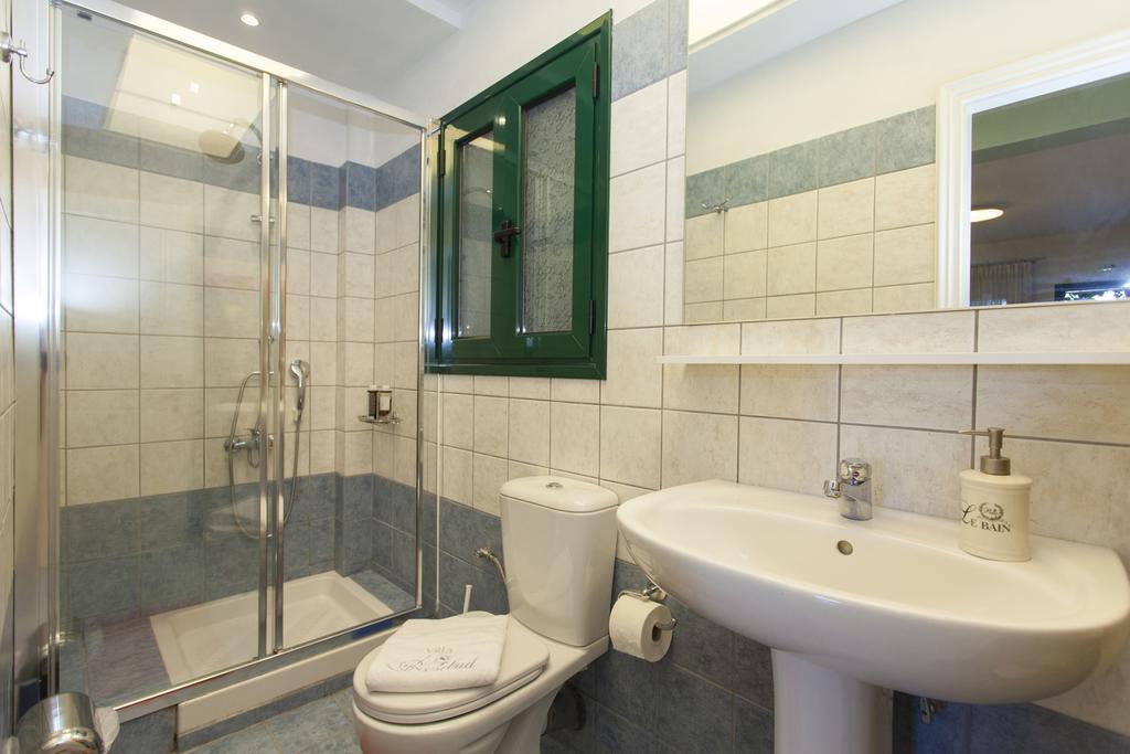 Apartment In Villa Rosebud 尼基亚娜 外观 照片
