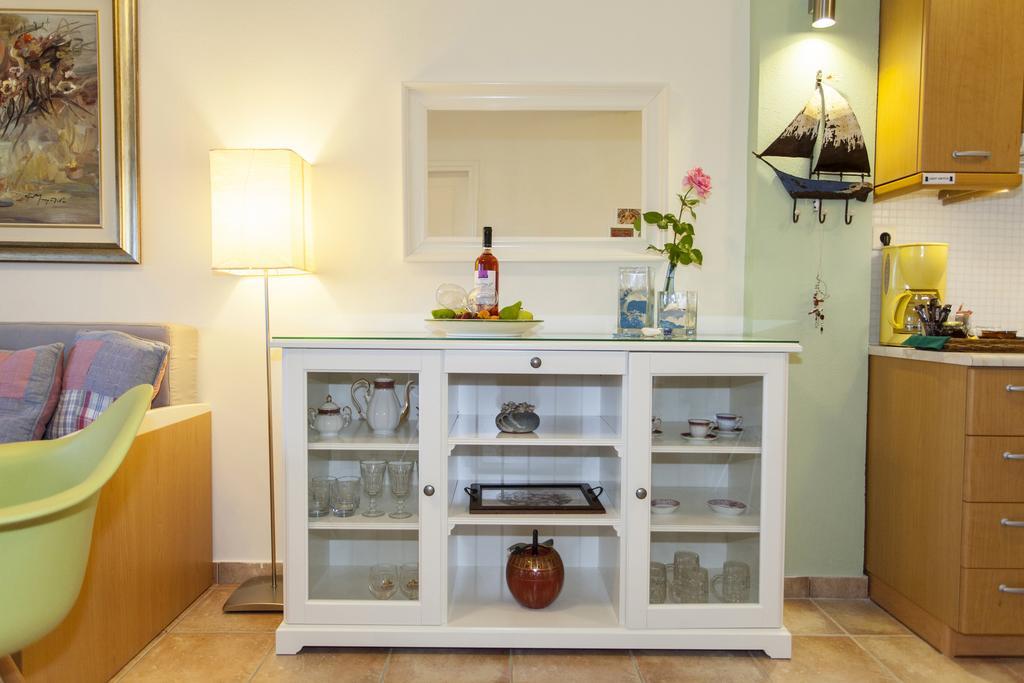 Apartment In Villa Rosebud 尼基亚娜 外观 照片