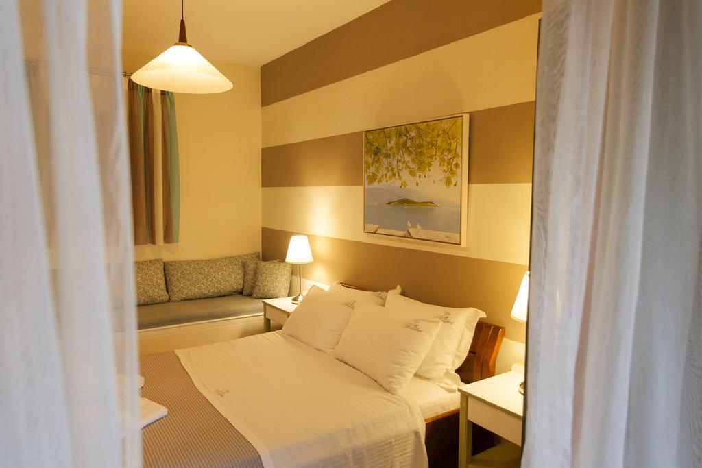 Apartment In Villa Rosebud 尼基亚娜 外观 照片